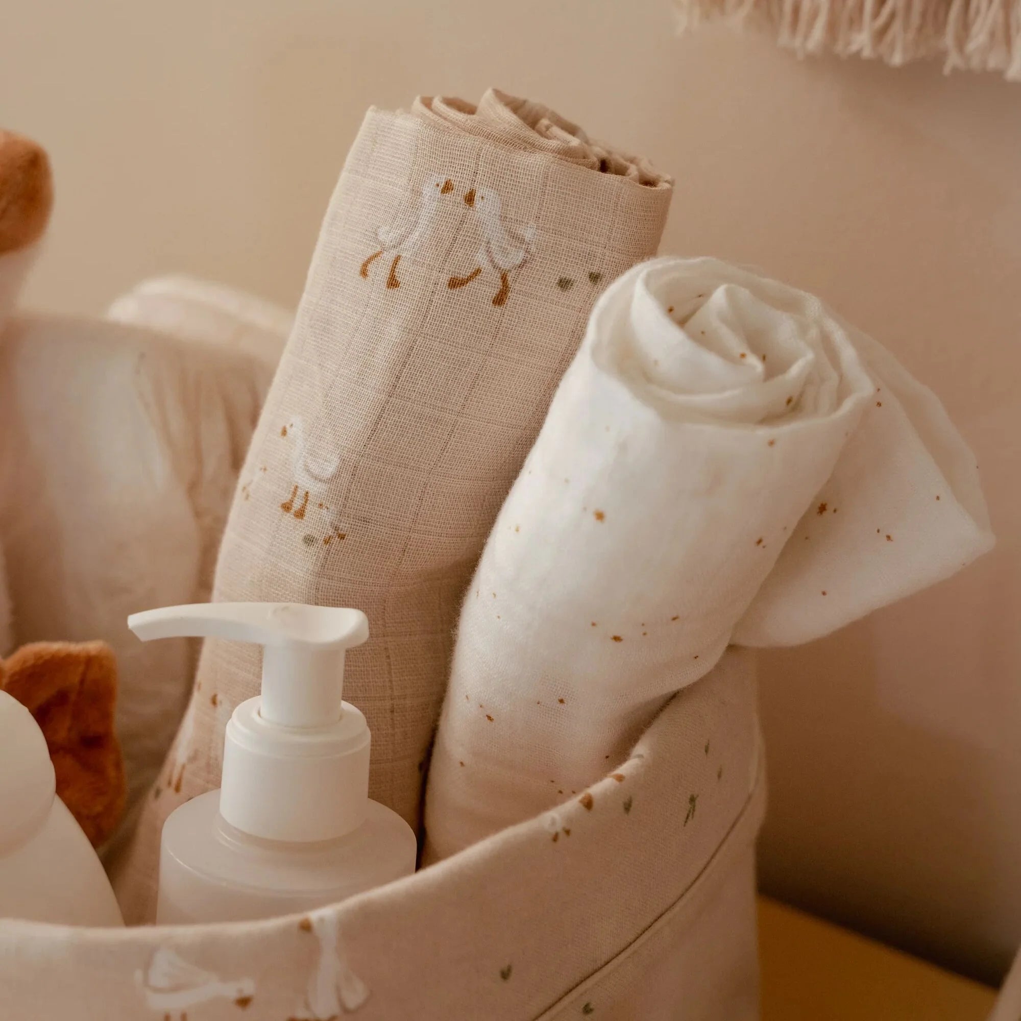 Conjunto de 2 Fraldas Muselina – Bege – Newborn Naturals – Little Goose (70x70 cm)