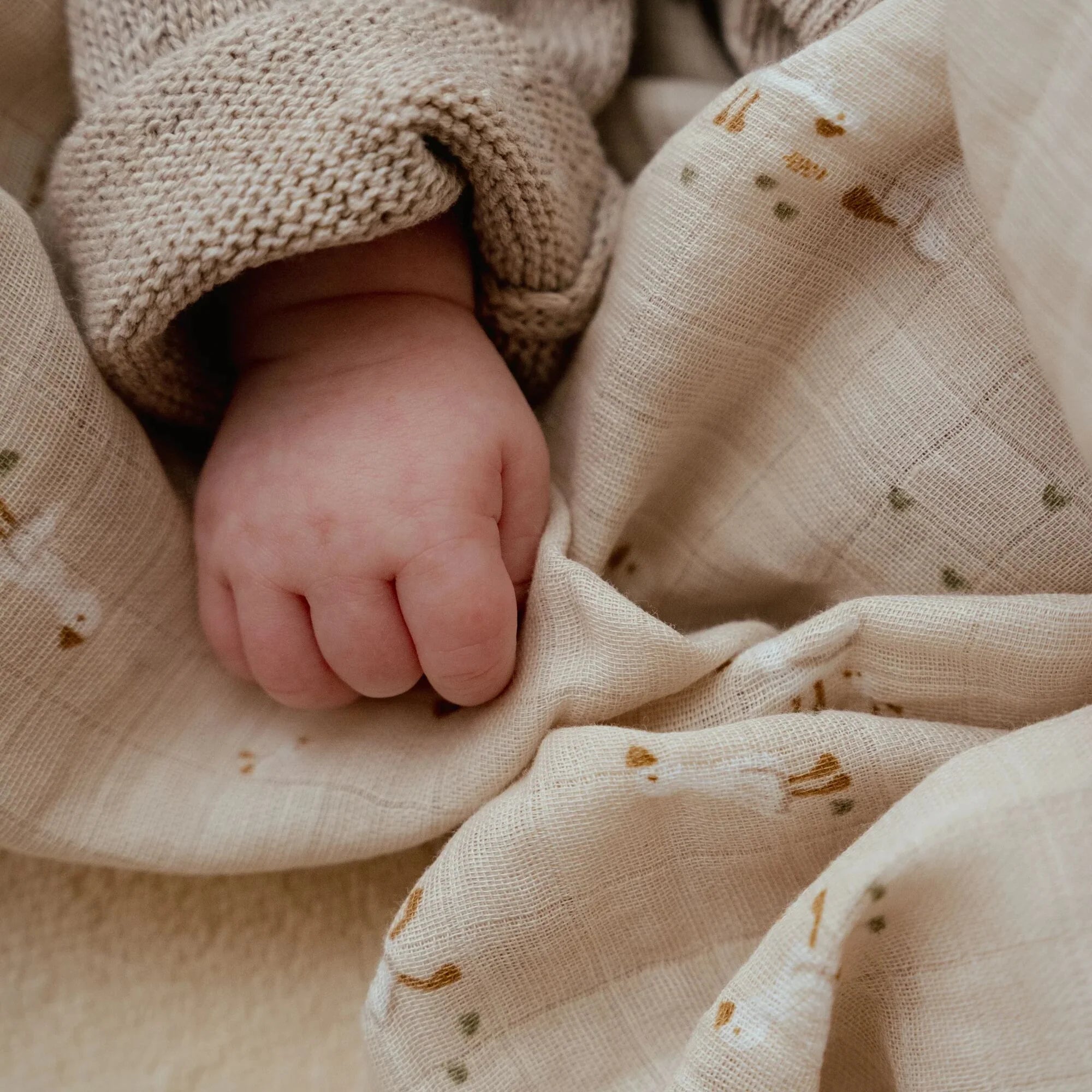 Large Museline Diaper – Beige – Newborn Naturals – Little Goose (120x120 cm)