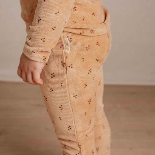 Pantalones holgados con flores de almendra