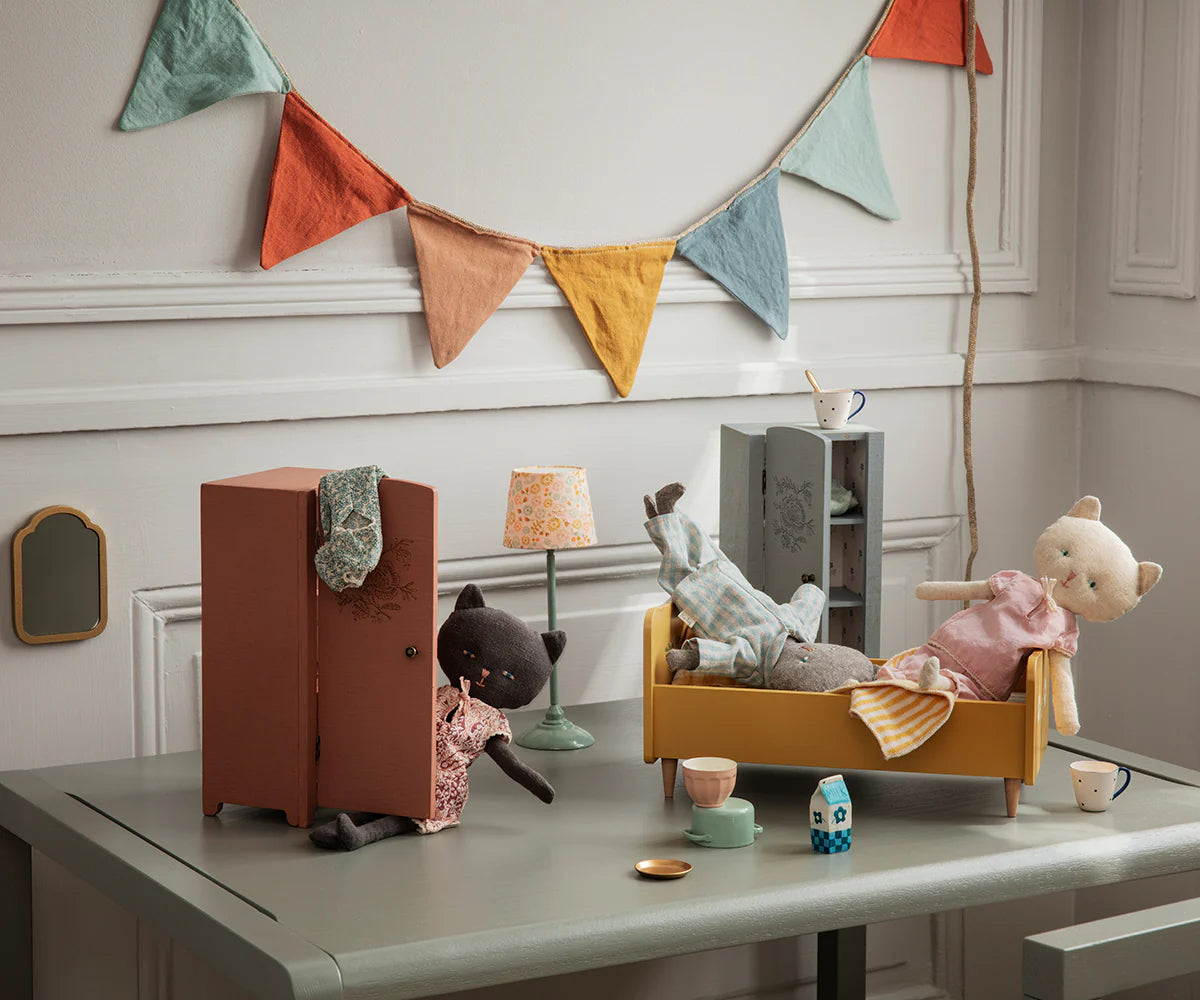 MAILEG – Miniature Wardrobe