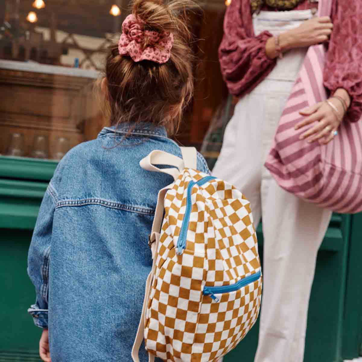 Mochila de tamaño preescolar
