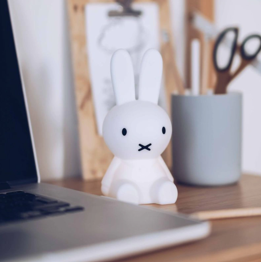 Luz de noche de silicona Miffy: suave, segura y llena de ternura