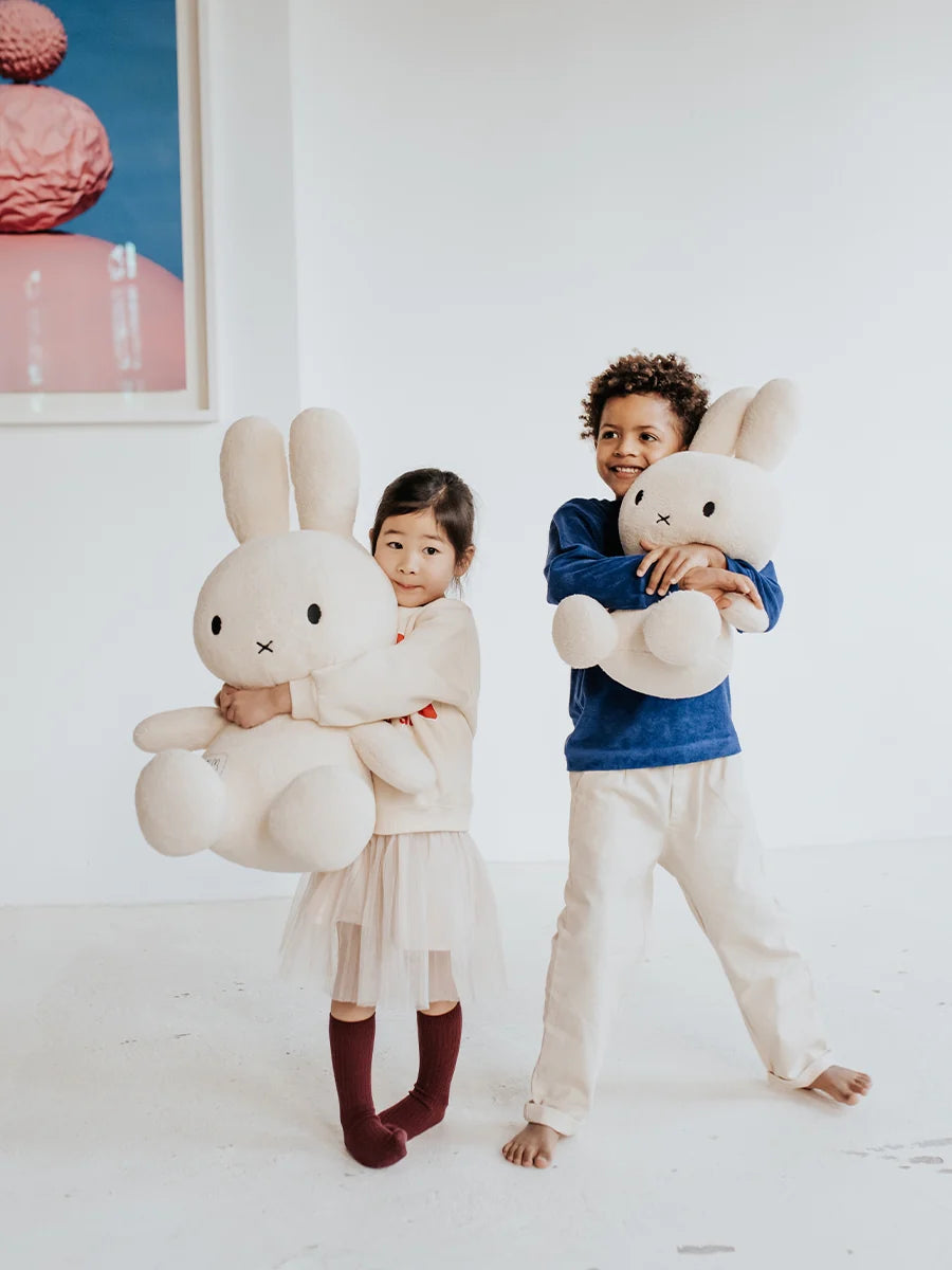 Miffy Terry – Peluche Super Macio da Bon Ton Toys (50 cm e 70 cm)