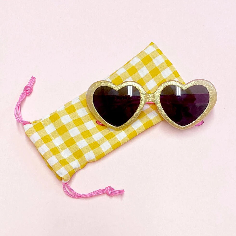 Gafas de sol con forma de corazón brillante