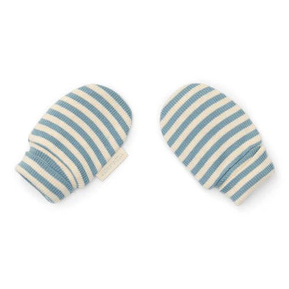 Gloves for newborns