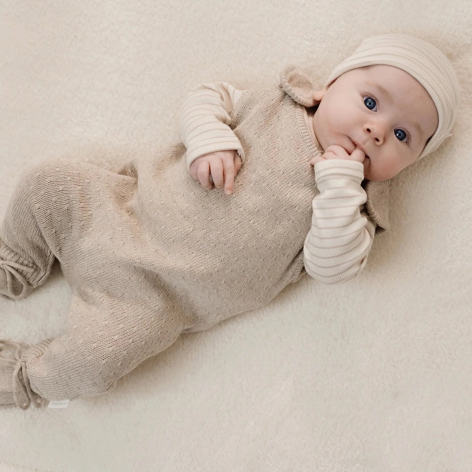 Little Dutch – T-Shirt de Manga Comprida Bege às Riscas Newborn Naturals
