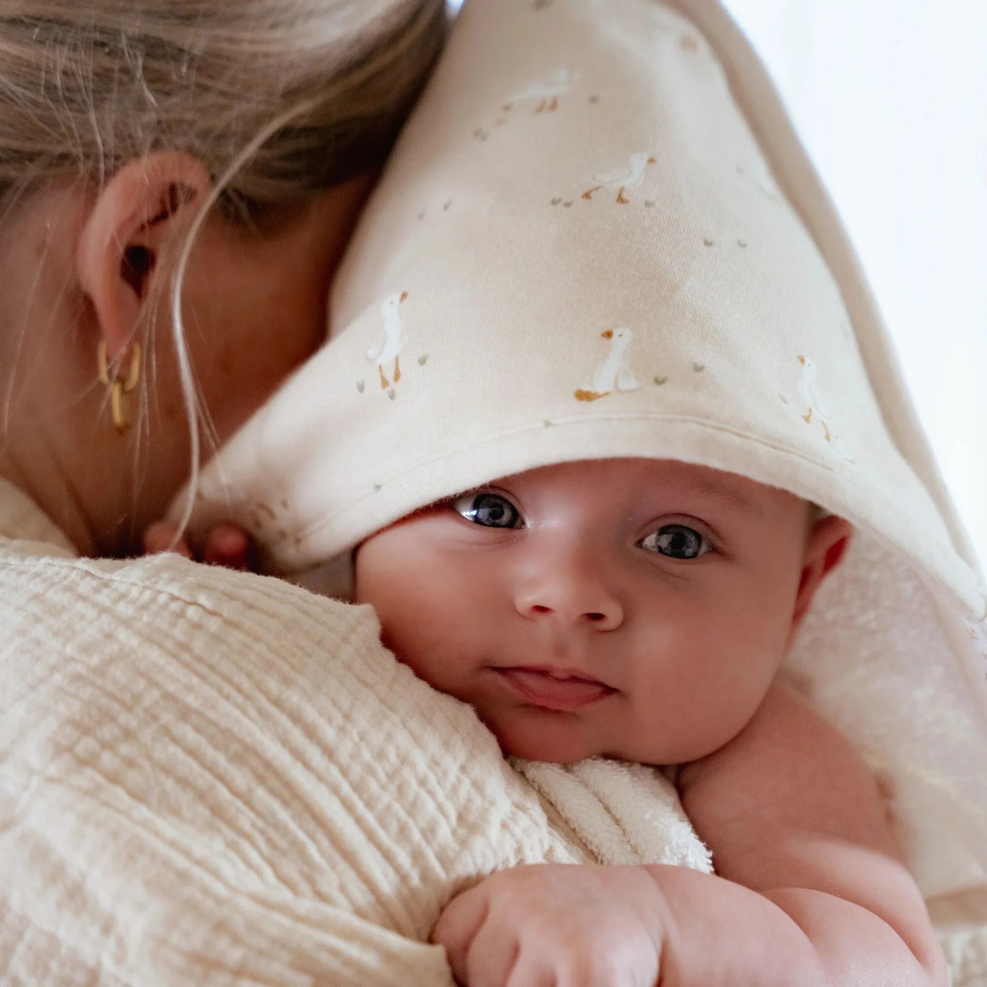 Hooded Towel – White – 75x75 cm – Newborn Naturals – Little Goose