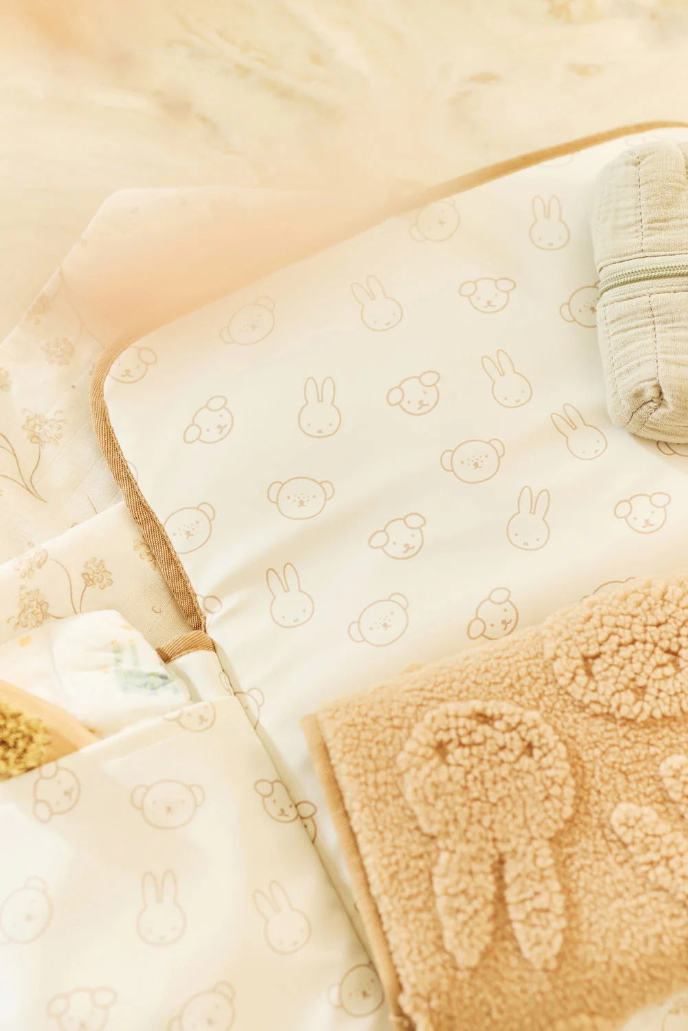 Trocador com Bolsos de Arrumação Miffy