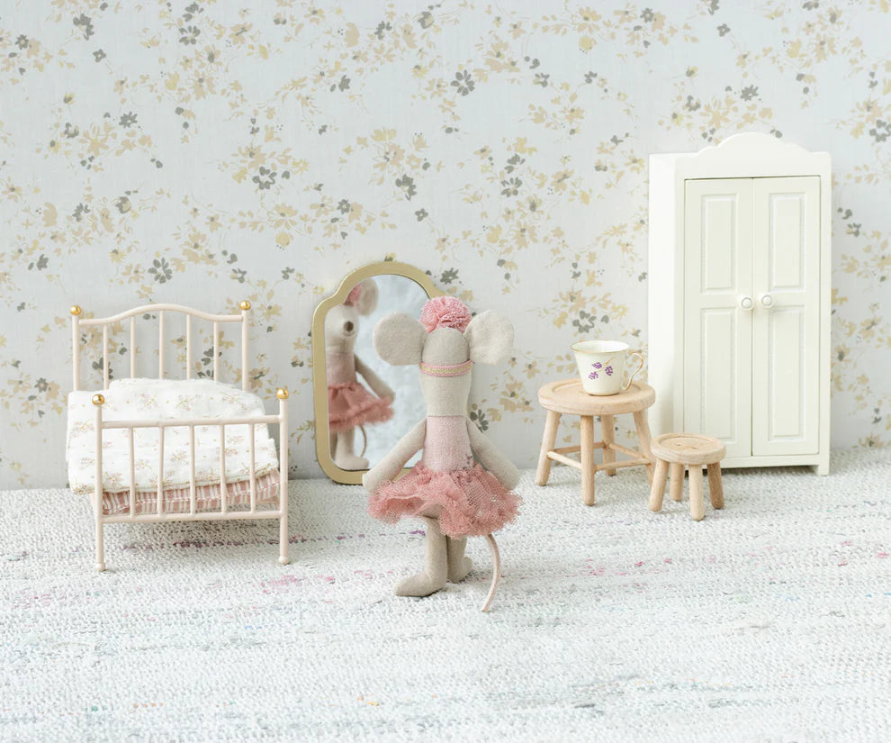 Vintage bed