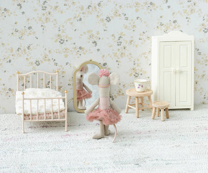 Vintage bed