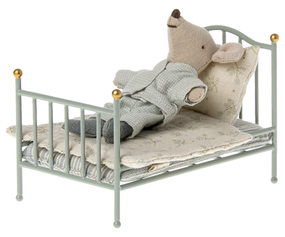 Vintage bed