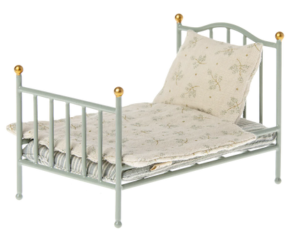 Vintage bed
