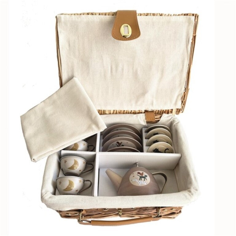 Conjunto de loiças em cesta de picnic