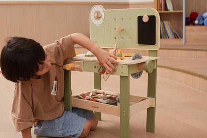Tool bench and tools