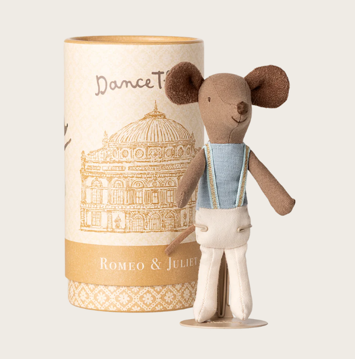 Ratinho bailarino, Irmão mais velho
