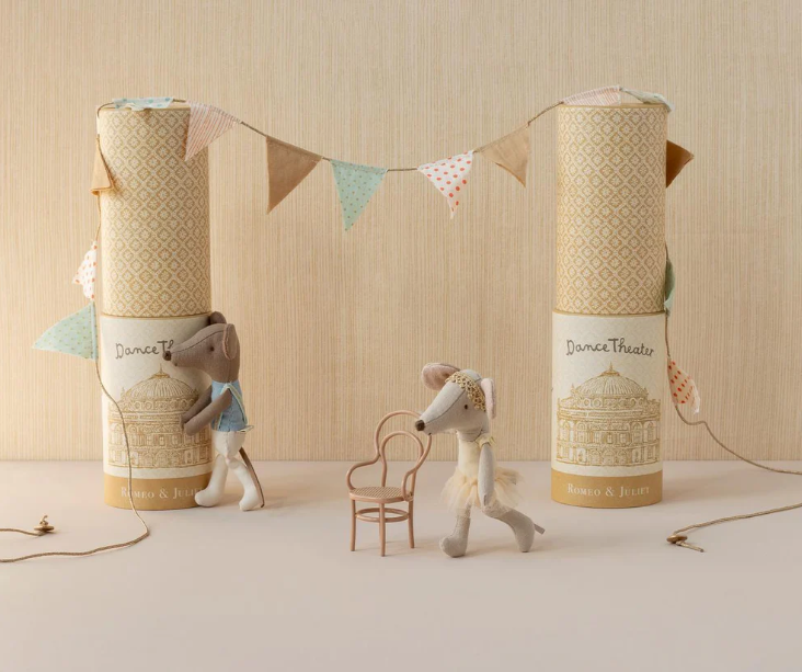 Ratinho bailarino, Irmão mais velho