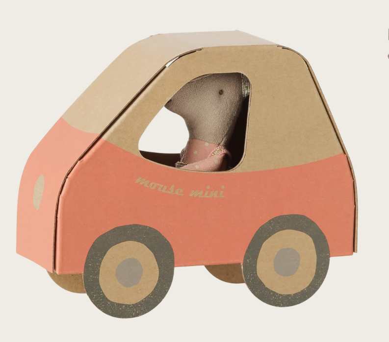 Ratinha Irmã com carro Maileg
