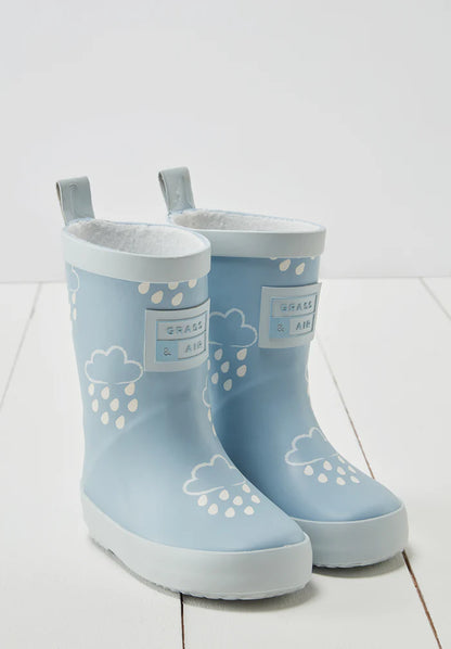 Galochas - nuvens com chuva muda de cor!