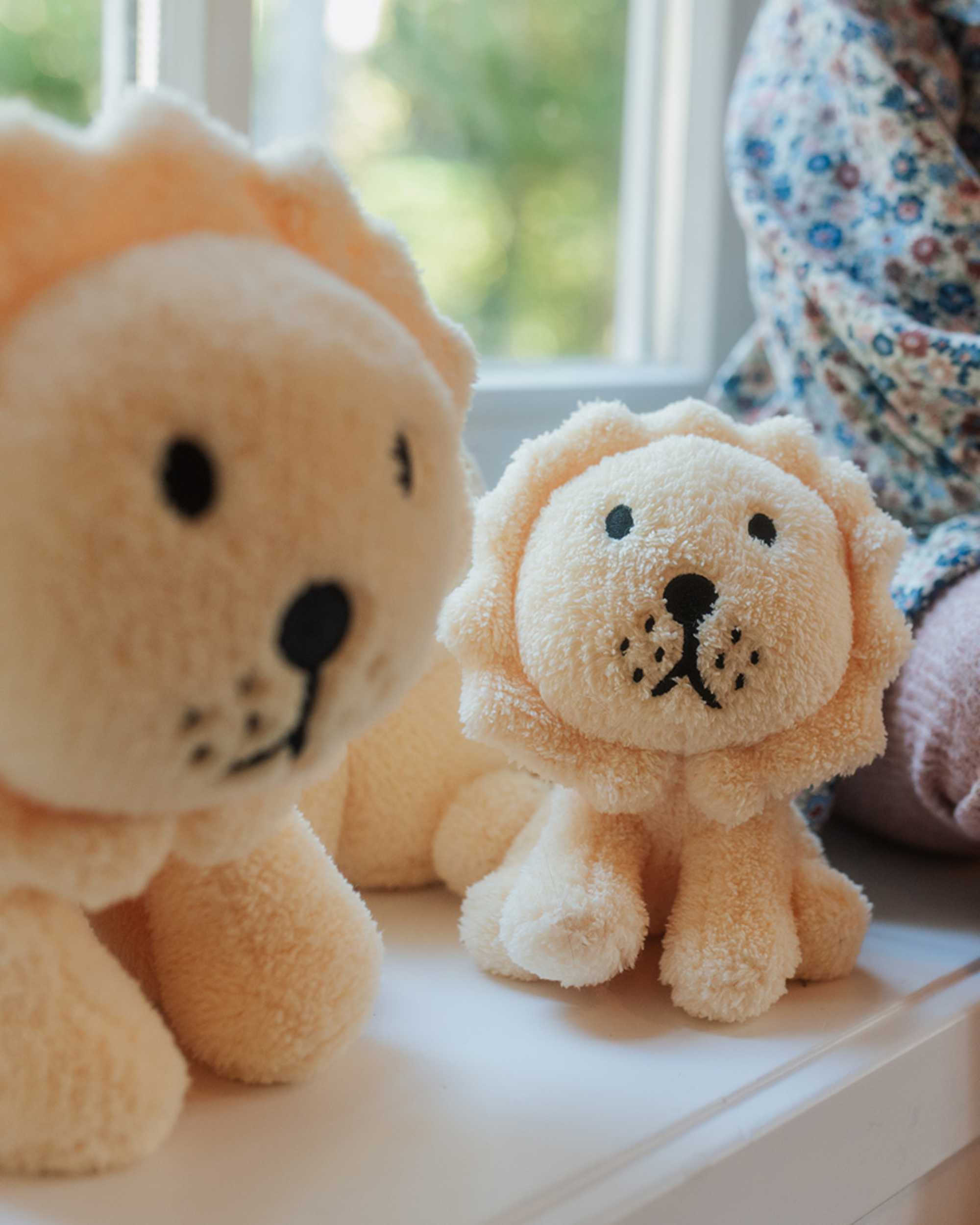 Miffy &amp;amp; Friends Lion – Corduroy Plush (17 cm and 24 cm)
