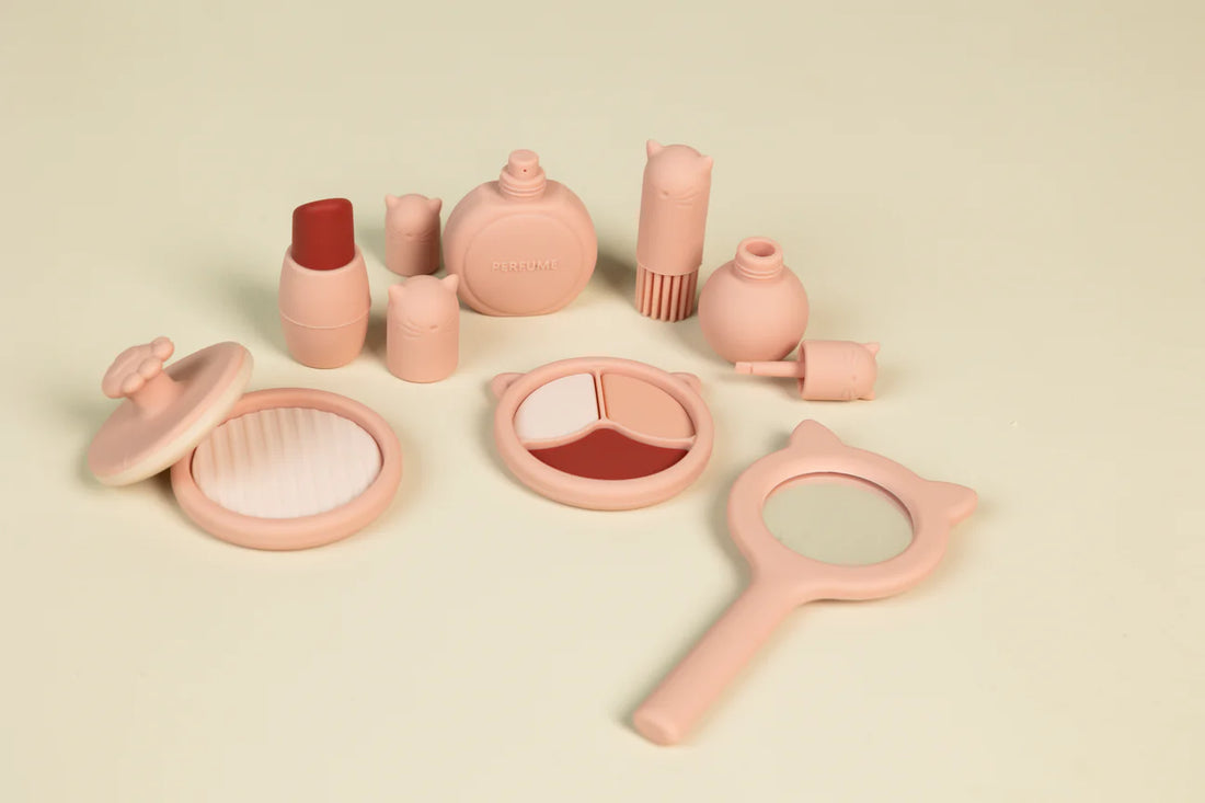 Silicone makeup set