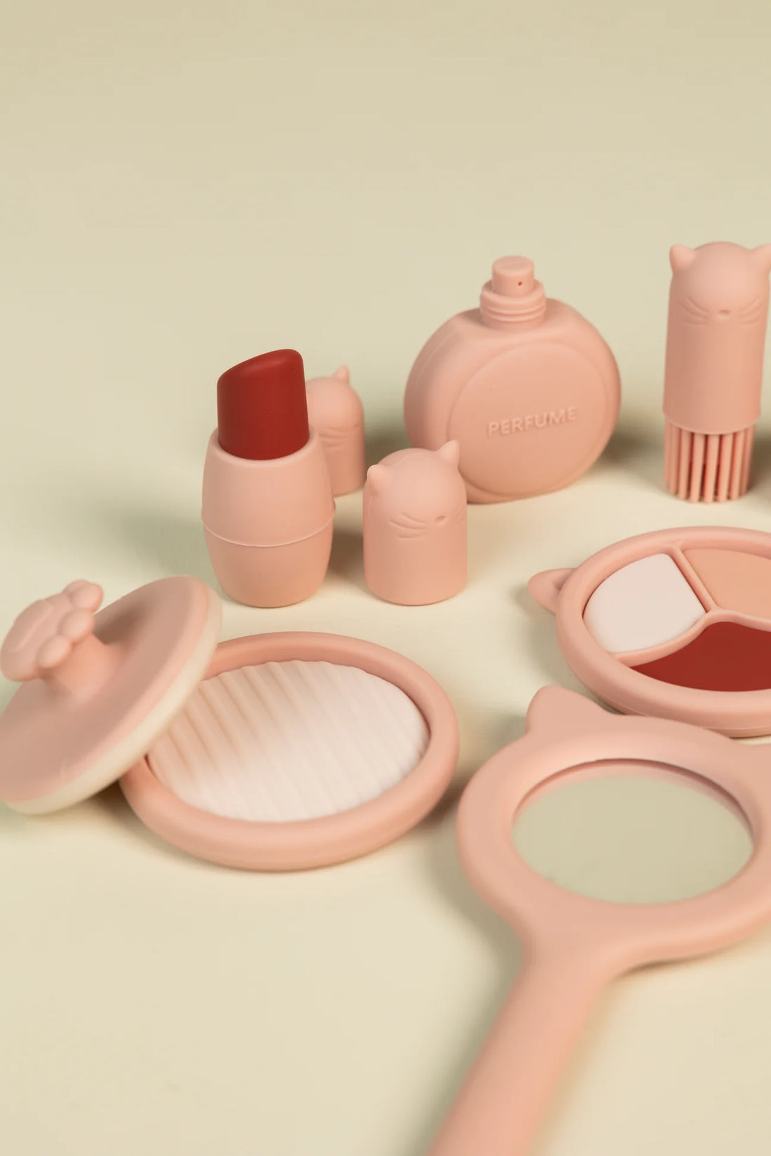 Silicone makeup set