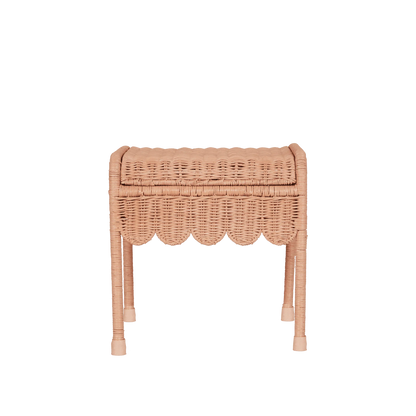 Olli Ella Petal Storie Stool Seashell Pink | Taburete de Almacenamiento de Ratán