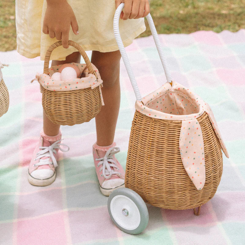 Olli Ella – Rattan Bunny Luggy com Forro